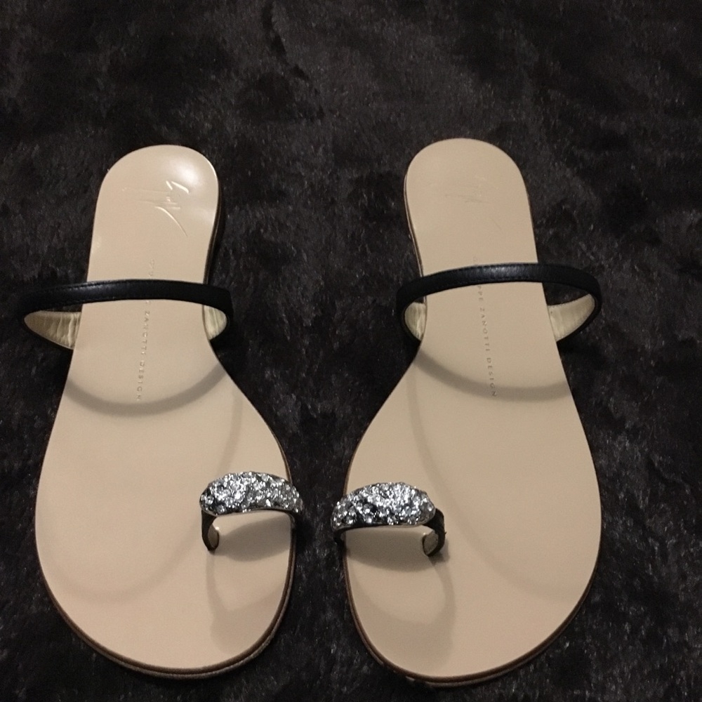 Giuseppe Zanotti Ring toe sandals